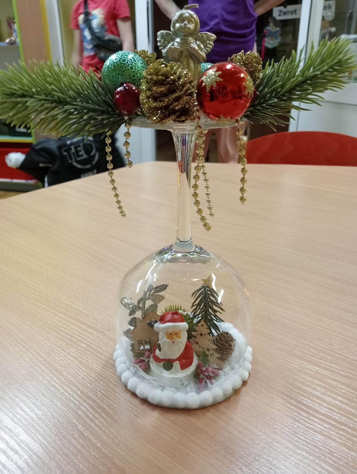 Ozdoba bożonarodzeniowa wykonana na warsztatach w bibliotekach na terenie Gminy Białogard