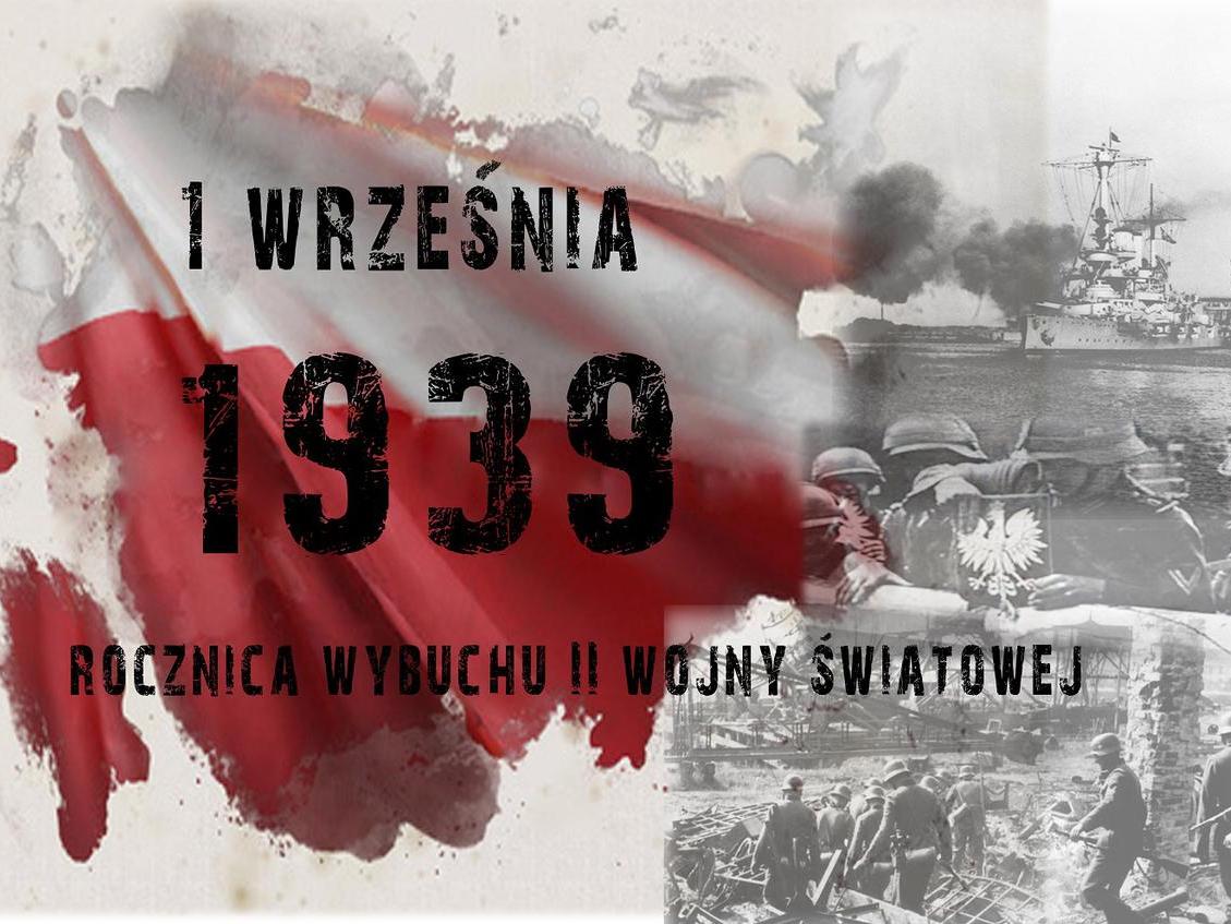 PO PRAWEJ STRONIE CZARNO-BIAŁE ZDJĘCIA Z CZASÓW WOJNY, PO LEWEJ STRONIE FLAGA POLSKI 